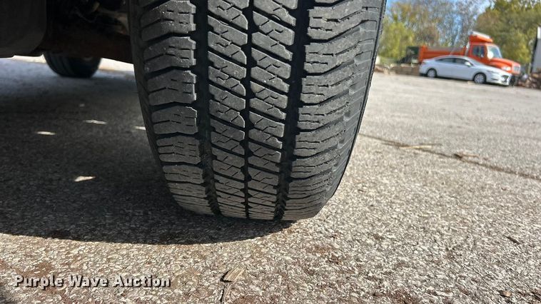 image for item ET6610 2005 Ford Escape SUV