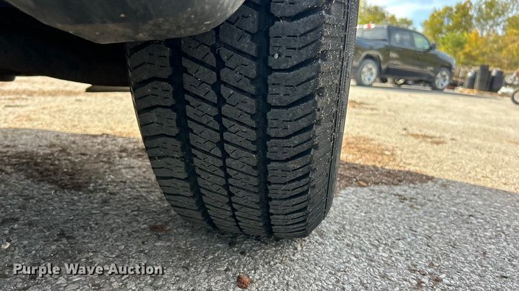 image for item ET6610 2005 Ford Escape SUV