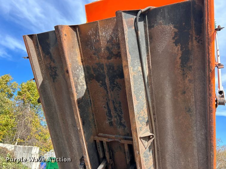 image for item ET6613 2015 Freightliner Business Class M2 dump truck