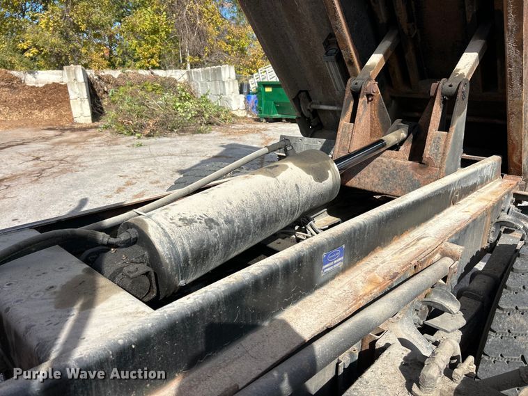 image for item ET6613 2015 Freightliner Business Class M2 dump truck