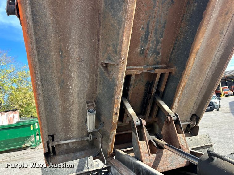 image for item ET6613 2015 Freightliner Business Class M2 dump truck