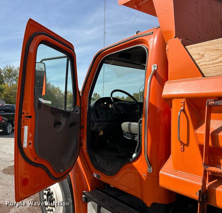 image for item ET6613 2015 Freightliner Business Class M2 dump truck