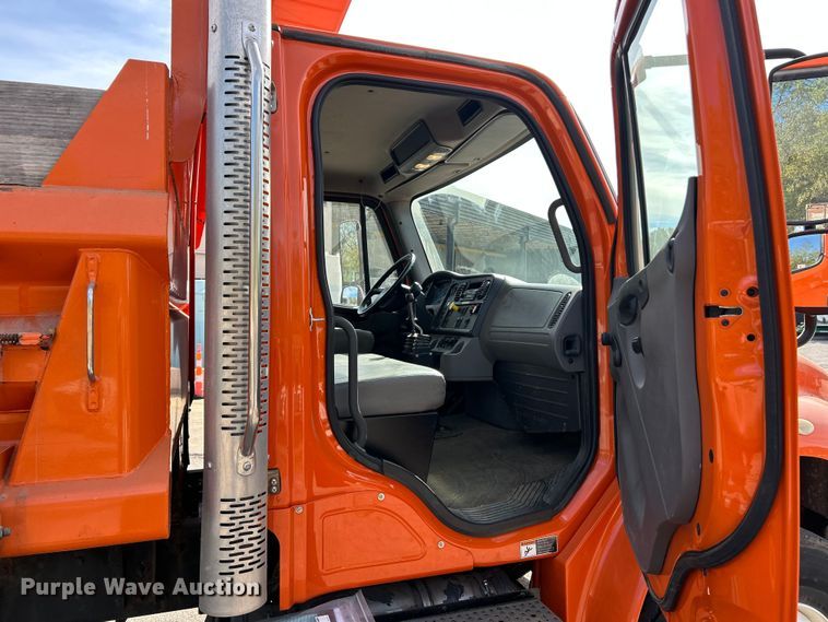 image for item ET6613 2015 Freightliner Business Class M2 dump truck