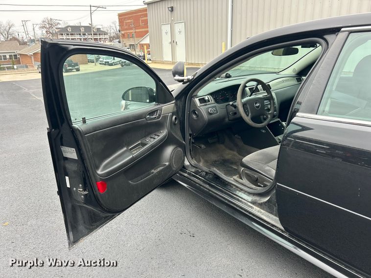 image for item ET6704 2013 Chevrolet Impala Police Cruiser 