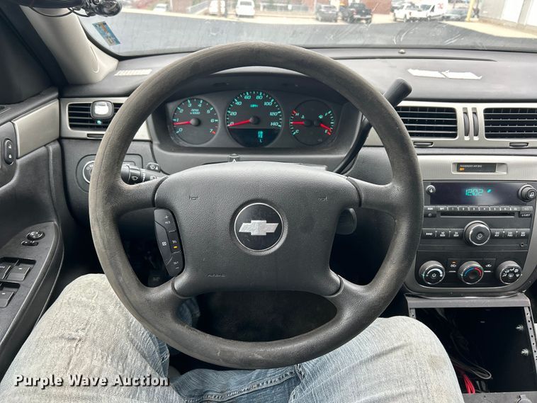 image for item ET6704 2013 Chevrolet Impala Police Cruiser 