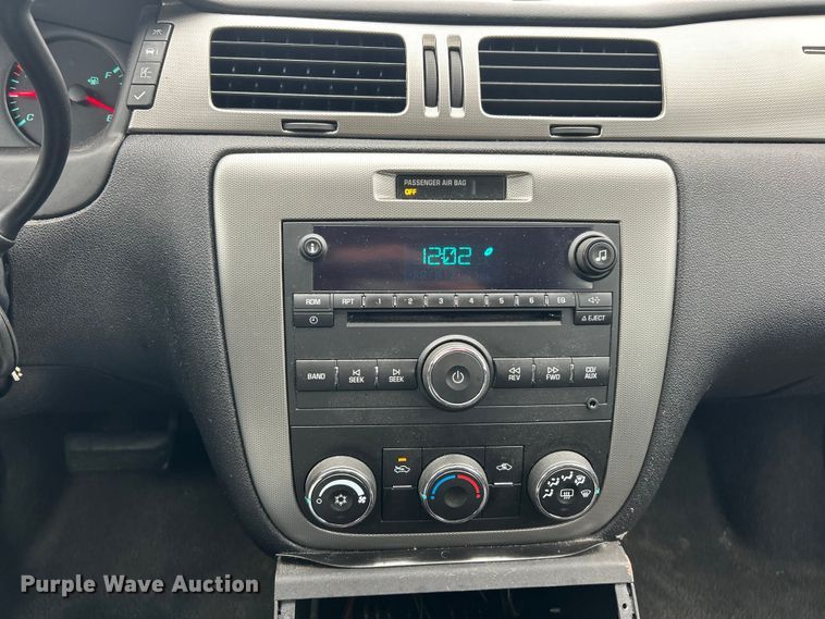 image for item ET6704 2013 Chevrolet Impala Police Cruiser 