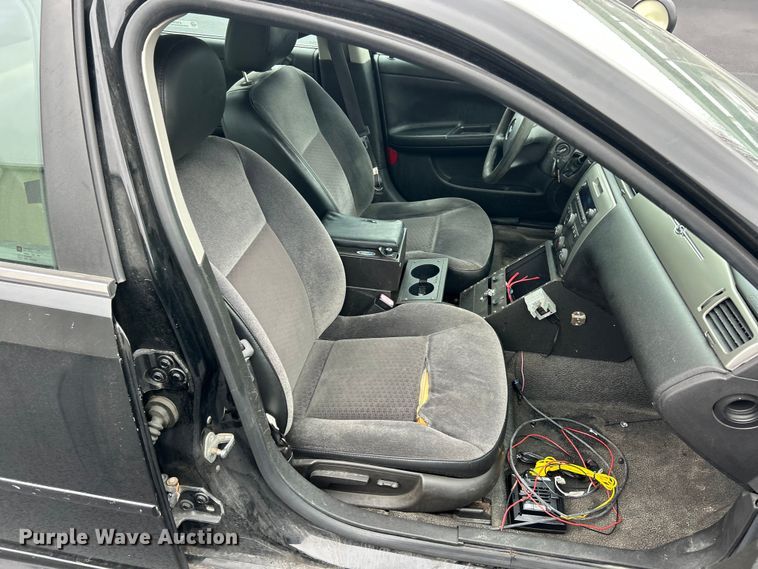 image for item ET6704 2013 Chevrolet Impala Police Cruiser 