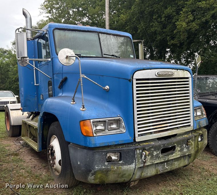image for item ET7061 1998 Freightliner FLD semi truck
