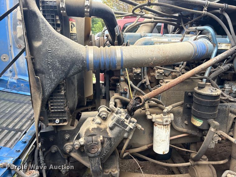 image for item ET7061 1998 Freightliner FLD semi truck