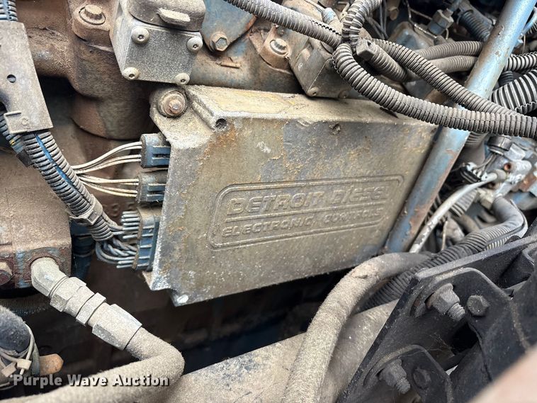 image for item ET7061 1998 Freightliner FLD semi truck