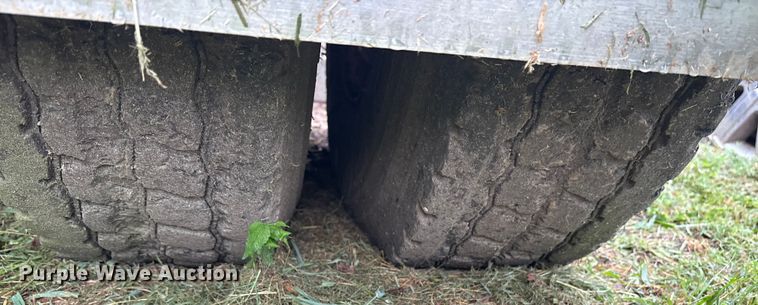 image for item ET7061 1998 Freightliner FLD semi truck