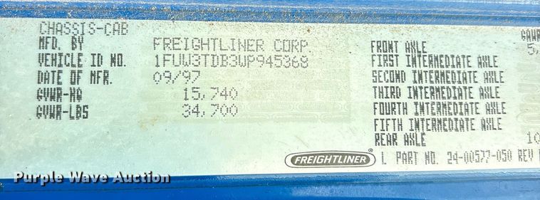 image for item ET7061 1998 Freightliner FLD semi truck