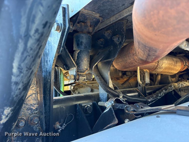 image for item ET7274 2012 International DF697 semi truck