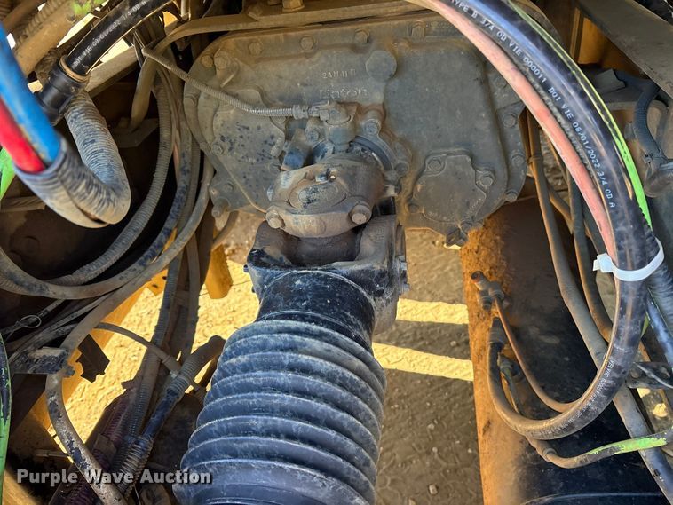 image for item ET7274 2012 International DF697 semi truck