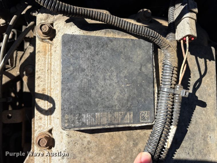 image for item ET7274 2012 International DF697 semi truck