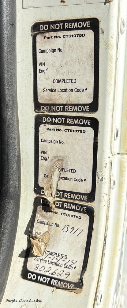 image for item ET7274 2012 International DF697 semi truck