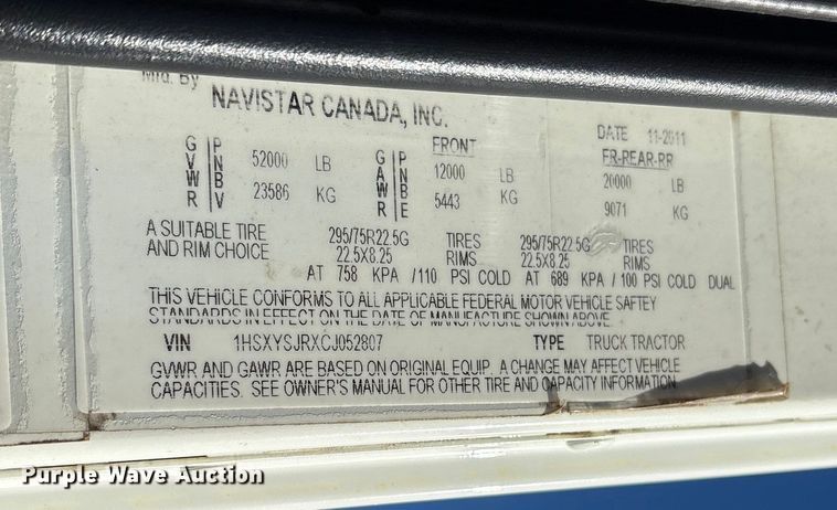 image for item ET7274 2012 International DF697 semi truck