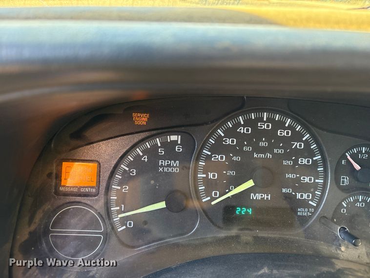 image for item ET7275 2001 GMC Sierra 3500 Ext. Cab flatbed pickup truck