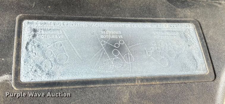 image for item ET7275 2001 GMC Sierra 3500 Ext. Cab flatbed pickup truck