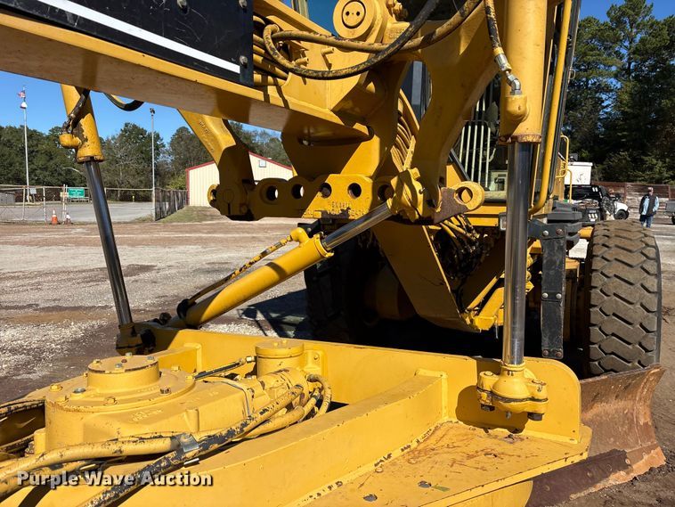 image for item ET7281 2006 Caterpillar 140H motor grader