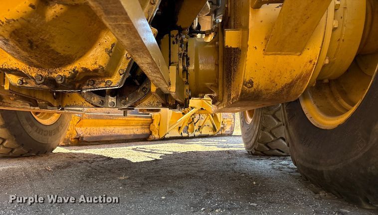 image for item ET7281 2006 Caterpillar 140H motor grader