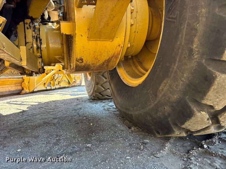 image for item ET7281 2006 Caterpillar 140H motor grader