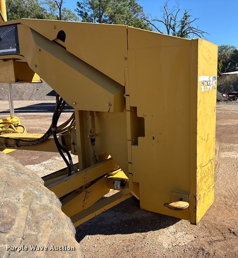 image for item ET7281 2006 Caterpillar 140H motor grader