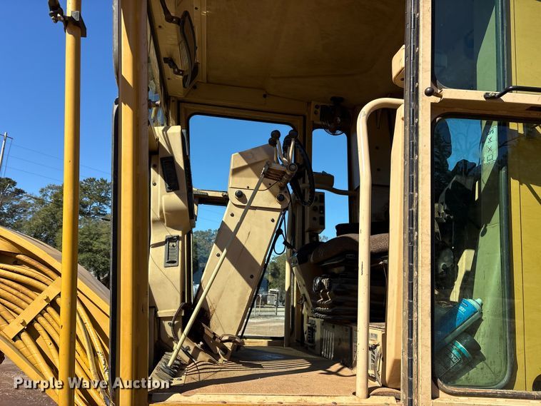 image for item ET7281 2006 Caterpillar 140H motor grader