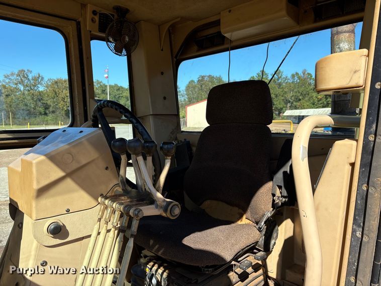 image for item ET7281 2006 Caterpillar 140H motor grader