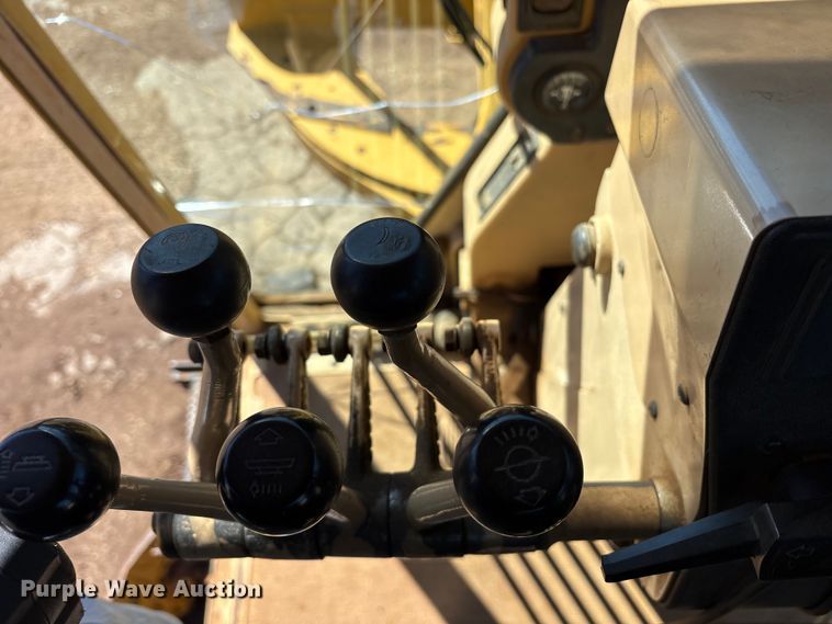 image for item ET7281 2006 Caterpillar 140H motor grader