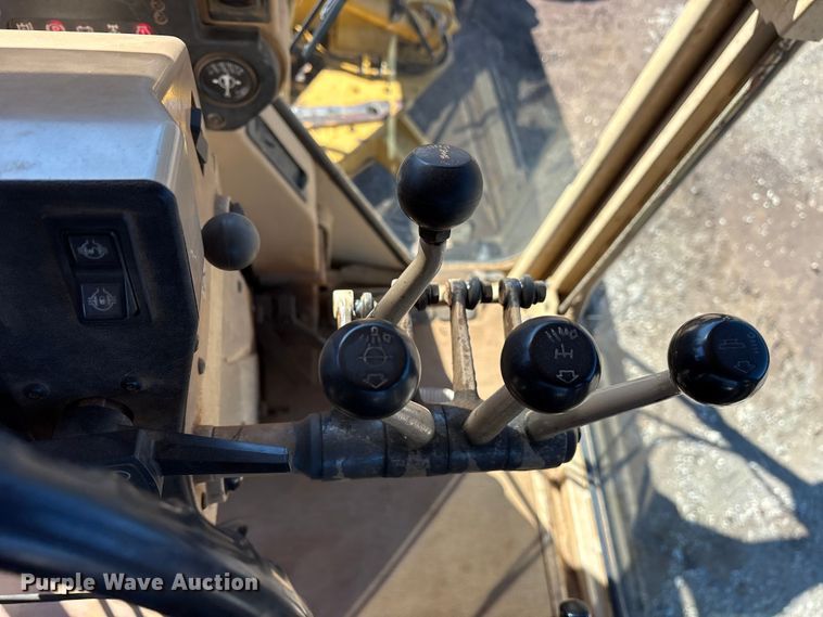 image for item ET7281 2006 Caterpillar 140H motor grader