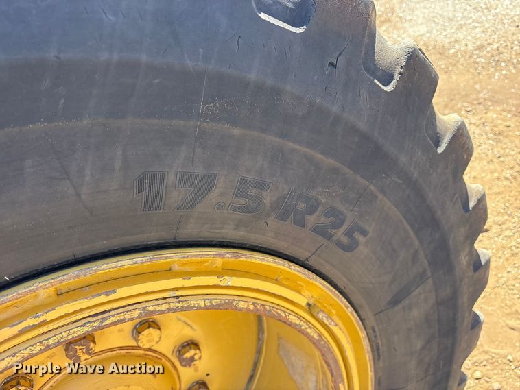 image for item ET7281 2006 Caterpillar 140H motor grader