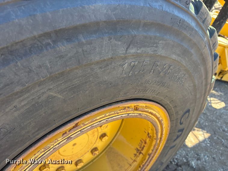 image for item ET7281 2006 Caterpillar 140H motor grader