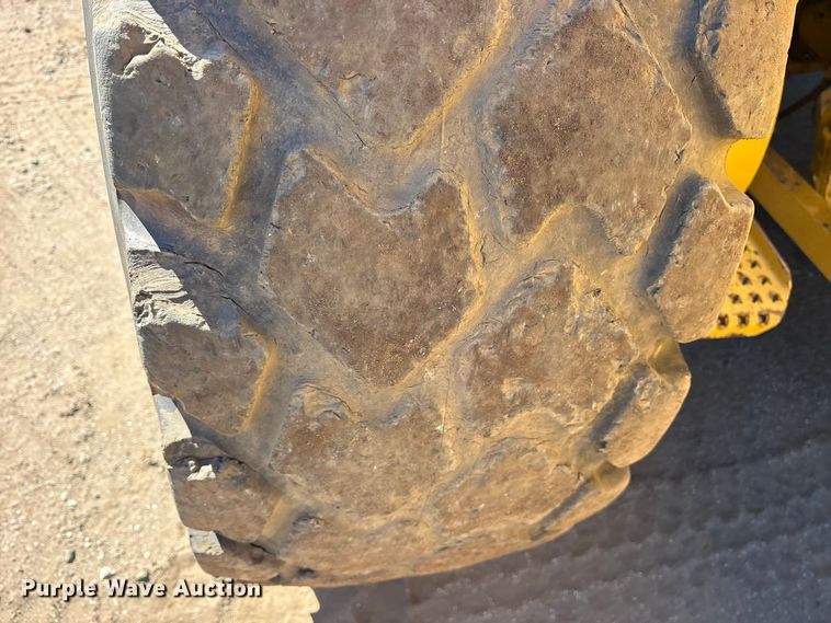 image for item ET7281 2006 Caterpillar 140H motor grader