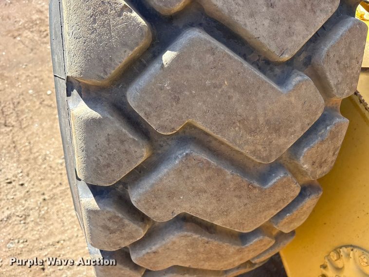 image for item ET7281 2006 Caterpillar 140H motor grader