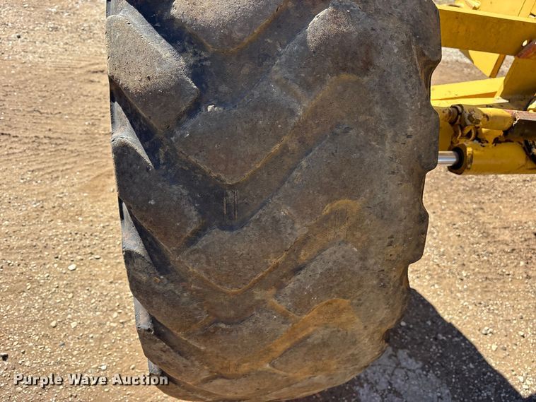 image for item ET7281 2006 Caterpillar 140H motor grader