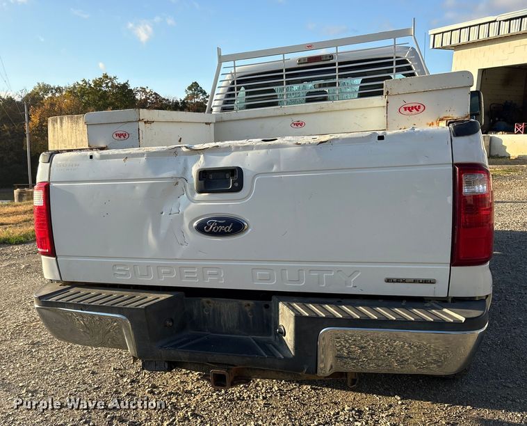 image for item ET7300 2016 Ford F250 Super Duty pickup truck