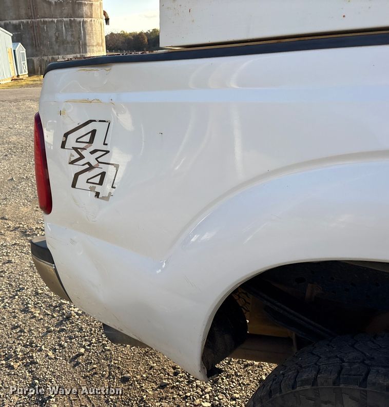 image for item ET7300 2016 Ford F250 Super Duty pickup truck