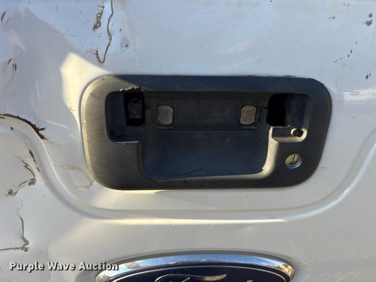 image for item ET7300 2016 Ford F250 Super Duty pickup truck