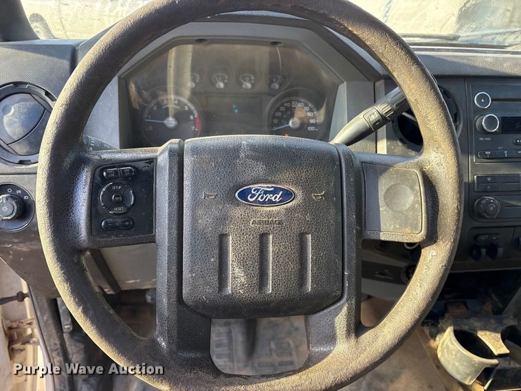 image for item ET7300 2016 Ford F250 Super Duty pickup truck