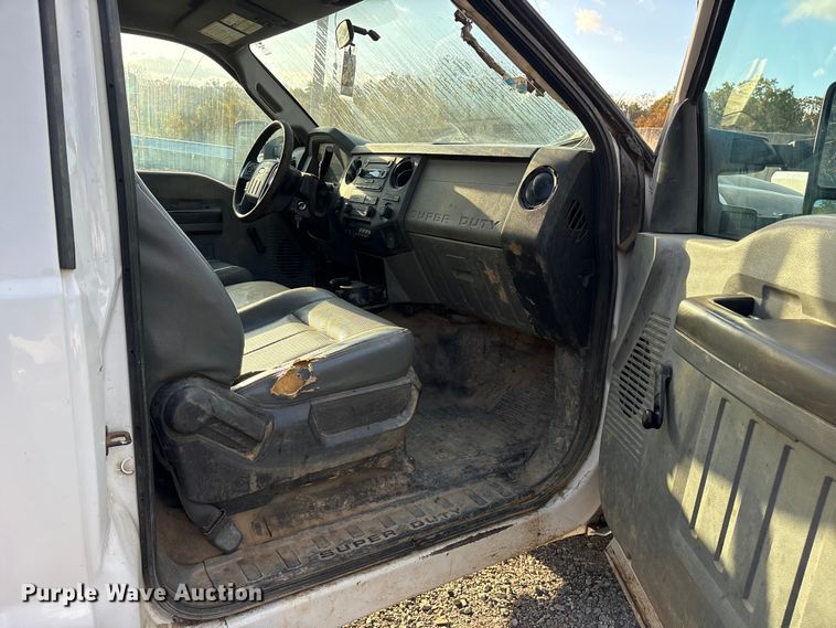 image for item ET7300 2016 Ford F250 Super Duty pickup truck