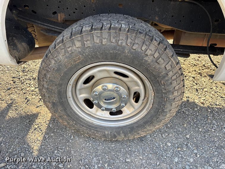 image for item ET7300 2016 Ford F250 Super Duty pickup truck