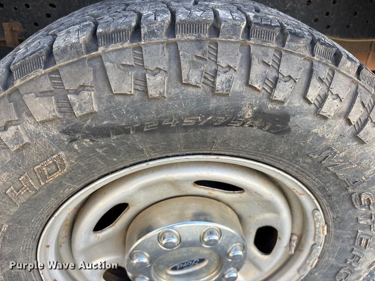 image for item ET7300 2016 Ford F250 Super Duty pickup truck