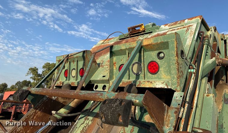 image for item EU5127 2005 Sterling Acterra refuse truck