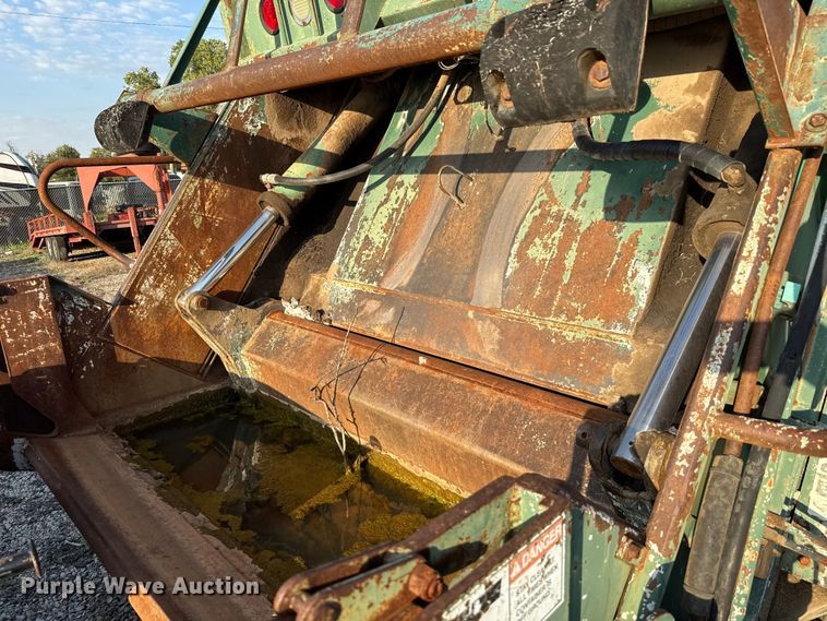 image for item EU5127 2005 Sterling Acterra refuse truck