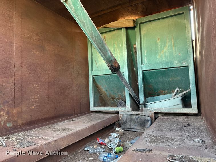 image for item EU5127 2005 Sterling Acterra refuse truck