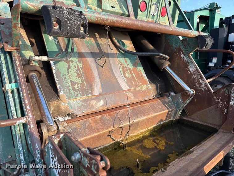 image for item EU5127 2005 Sterling Acterra refuse truck