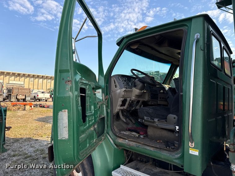 image for item EU5127 2005 Sterling Acterra refuse truck