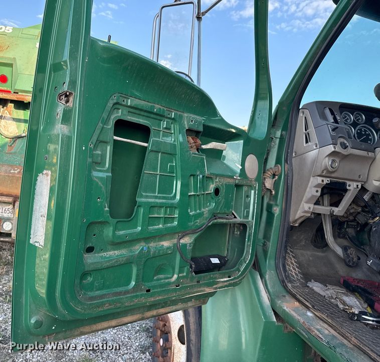 image for item EU5127 2005 Sterling Acterra refuse truck