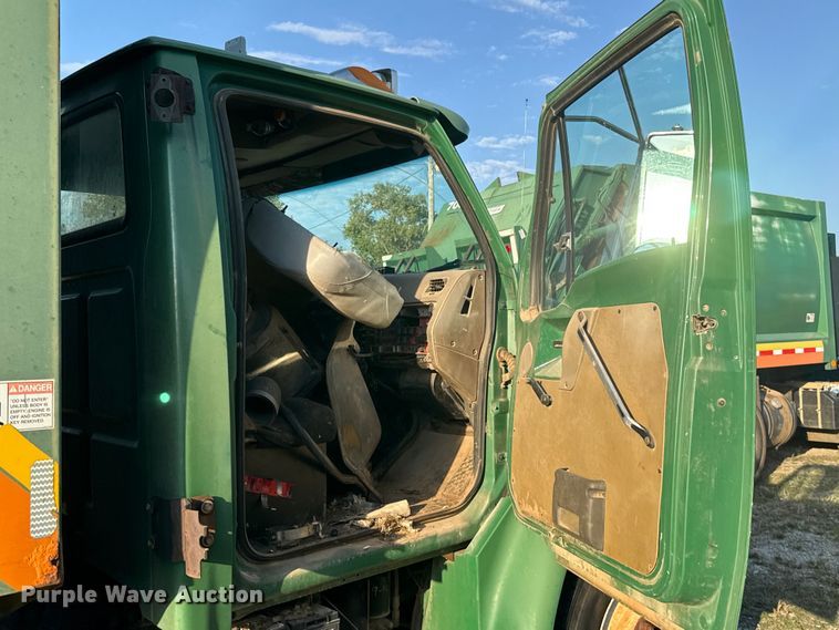 image for item EU5127 2005 Sterling Acterra refuse truck